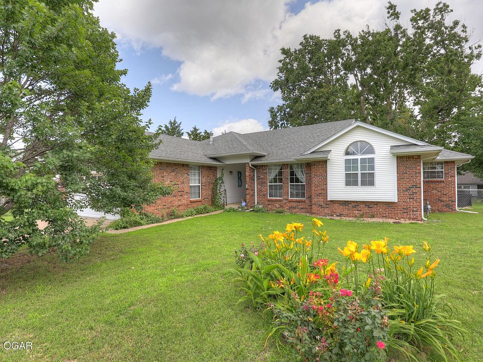 1st image of 2825 Jamestown Cir