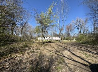 2037 Ross Rd, Cedar Hill, TN 37032