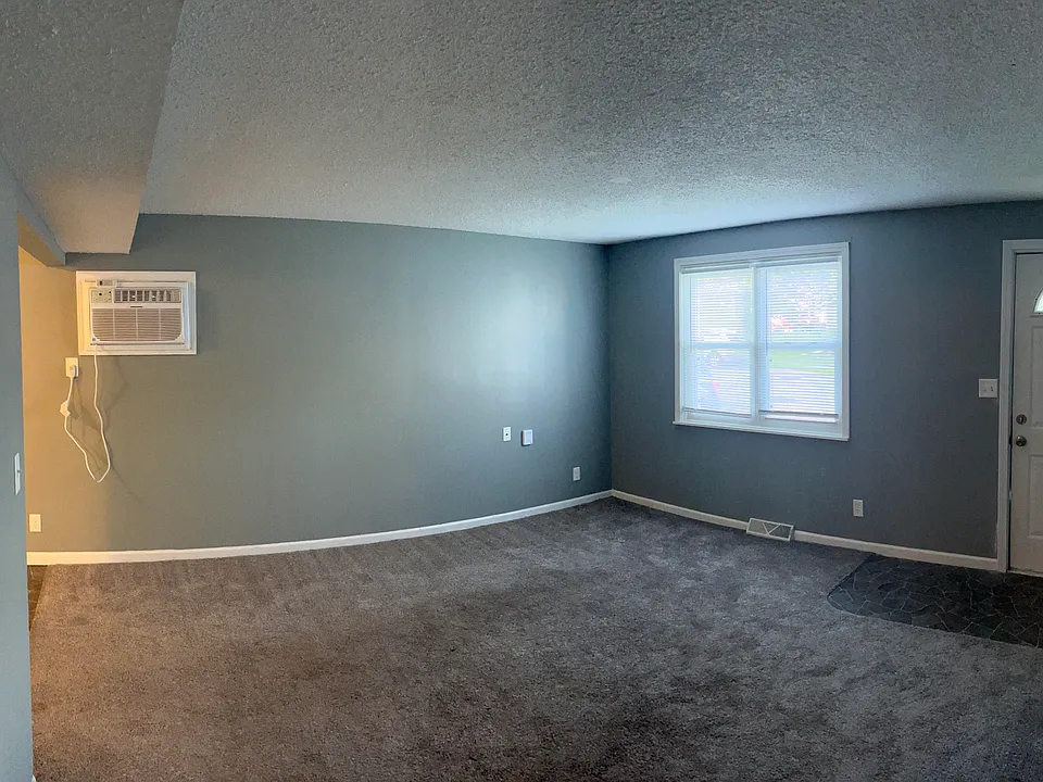 912 Pius Ln