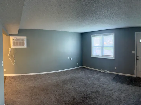 912 Pius Ln, Bettendorf, IA 52722