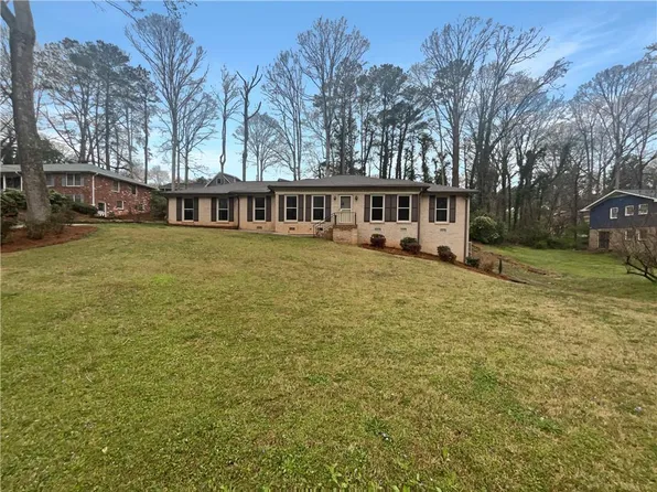 724 Dukehart Ct, Stone Mountain, GA 30083