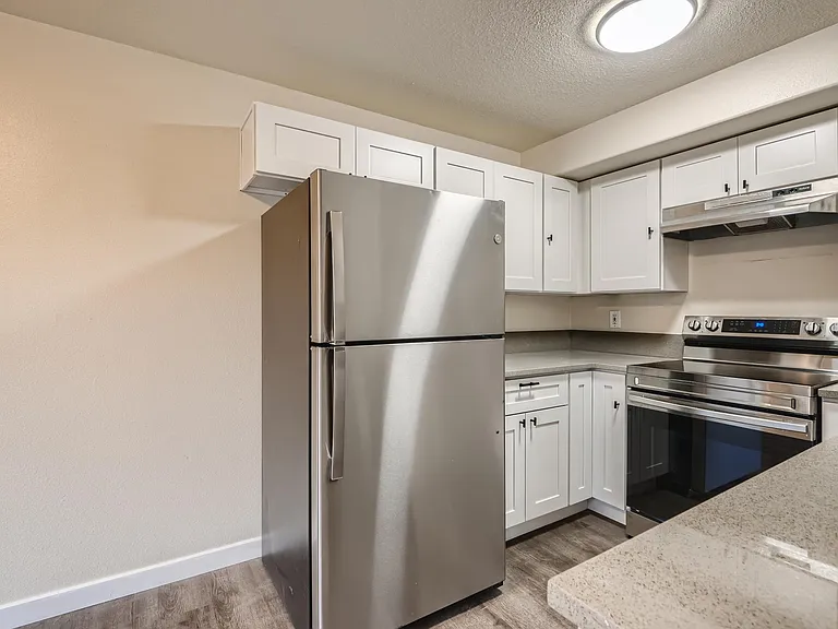 14318 SE Stark St #1 — Photo 10
