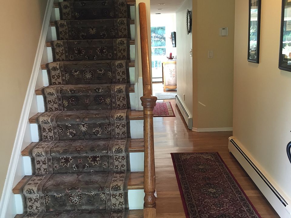 1st image of 6 Nathan Hale Dr