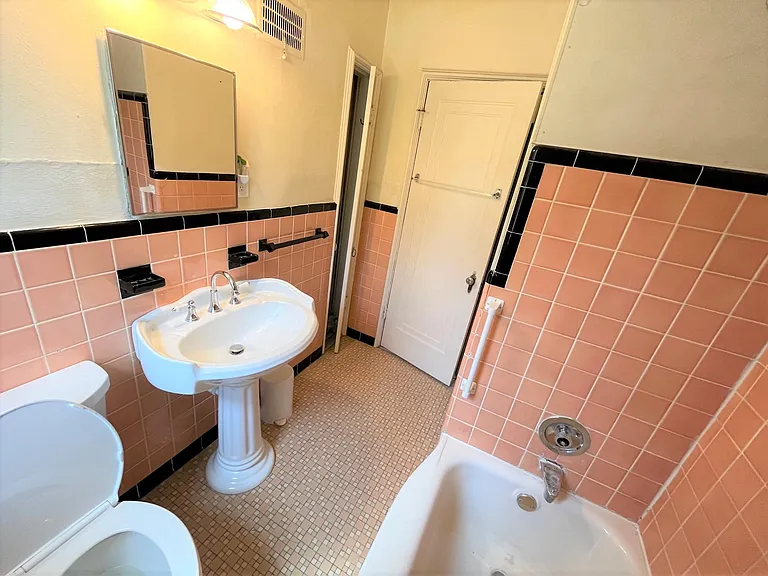 4967 Potomac St #B — Photo 7
