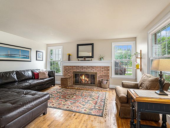 5th image of 8337 Peach Tree Ave NE