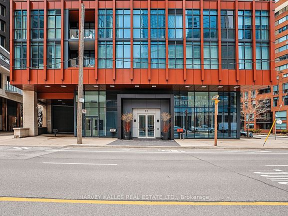 4th image of 32 Davenport Rd #2603