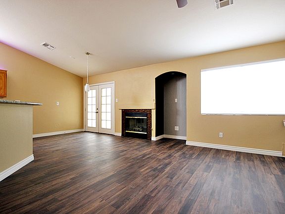 5th image of 4124 Linniki St