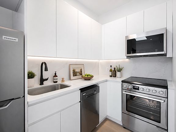 2nd image of 431 Wythe Ave APT 3B