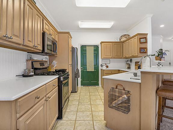 3rd image of 153 Quarry Ln