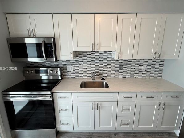 2115 NE 42nd Ct APT 206N