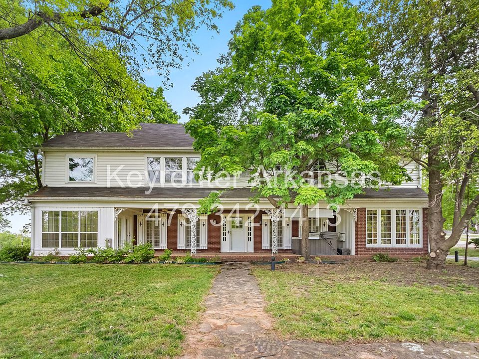 1st image of 255 W Lawson St