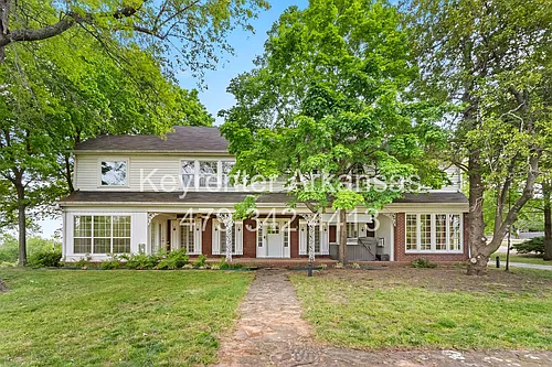 255 W Lawson St Photo 1