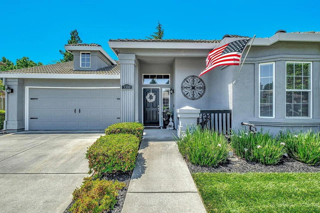 3300 Grimshaw Way photo 1