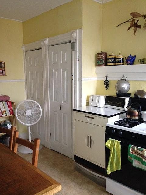 2nd image of 529A Leonard St