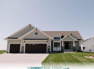 2003 Rainbow Rd, Grand Island, NE 68801