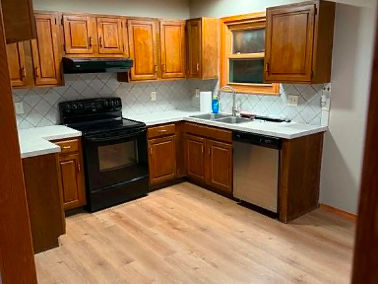 208 N Marlen Ct — Photo 3