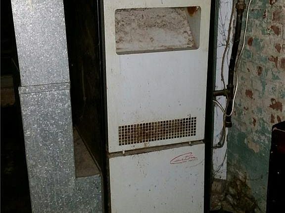 5th image of 251 Esser Ave
