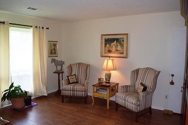1st image of 3812 Crestpark Dr