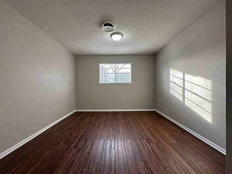 209 Lecta Ave #4 — Photo 7