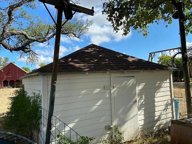 3 bed, 1.5 bath, 1556 sqft, $1,980 — Photo 4