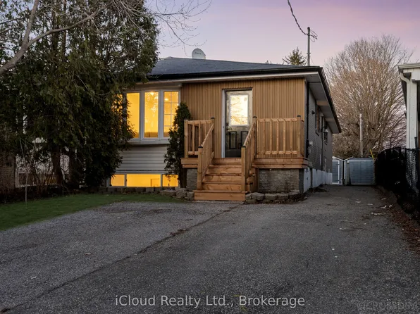 107 Bayview Pkwy, Newmarket, ON L3Y 3W2