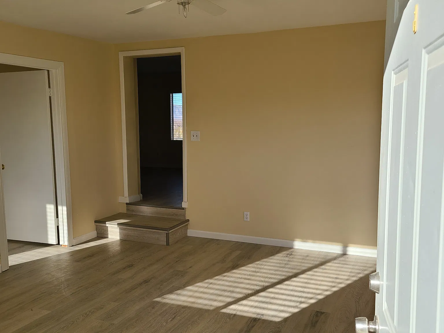 2 bed, 973 sqft, $1,200 — Photo 2