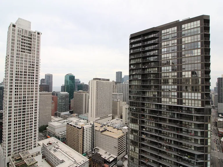 2 E Erie St #1901 — Photo 24