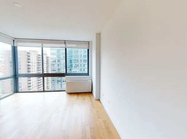 808 Columbus Avenue image 1 of 9