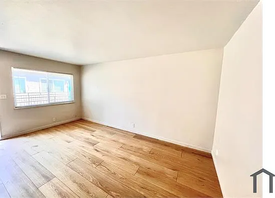 2 bed, 790 sqft, $1,600 — Photo 2