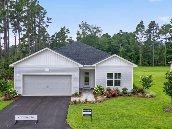 386 Contractor Ct, Raeford, NC 28376