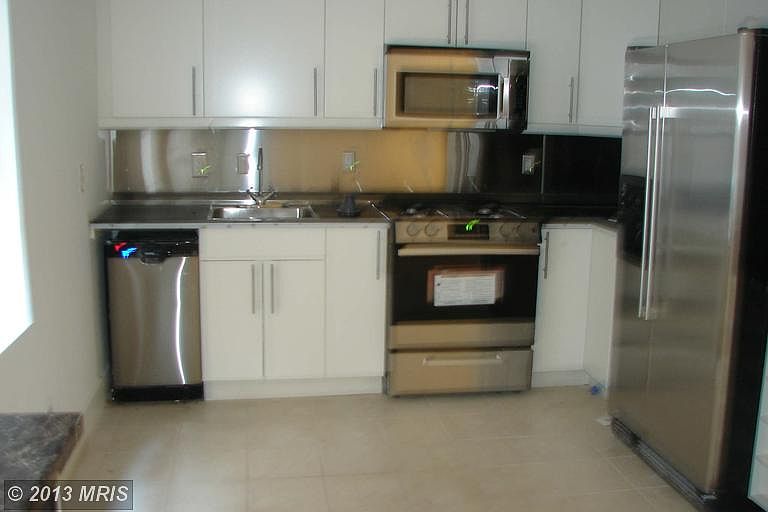 2nd image of 407 N Charles St Fl 3