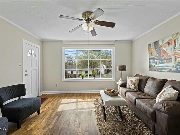 3rd image of 213 Alabama St