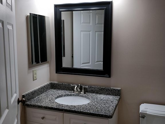 4th image of 20301 Beechwood Ter Unit 302