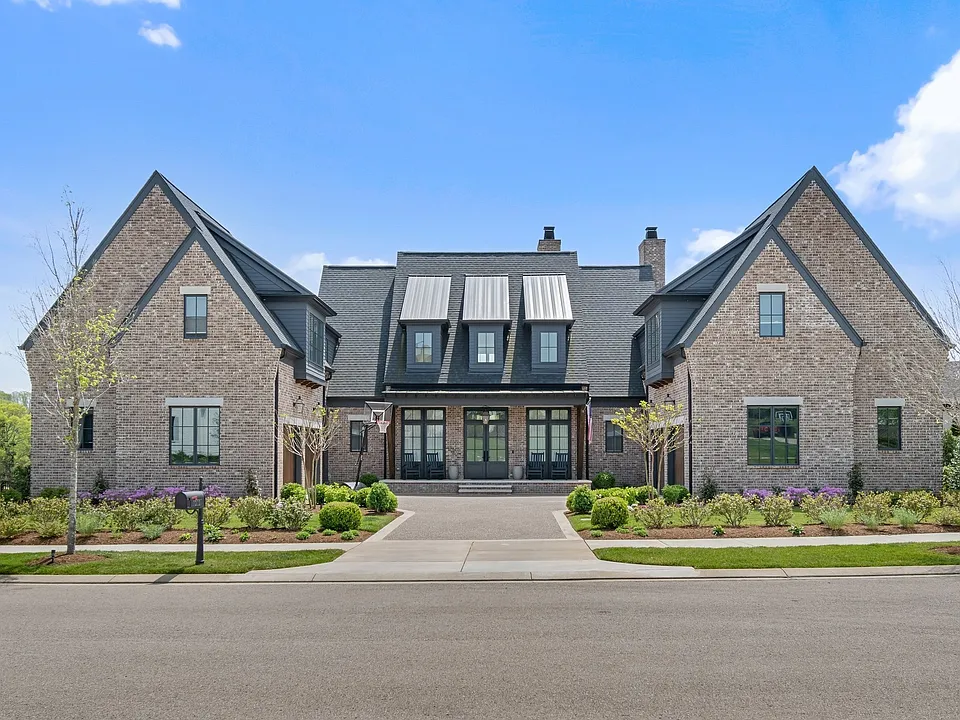 7212 Shagbark Ln