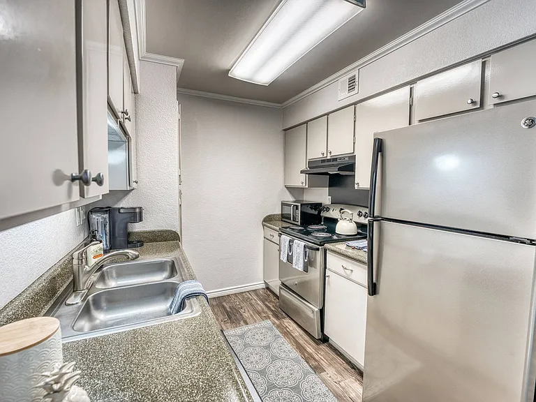 Juniper Springs Apartments — Photo 16