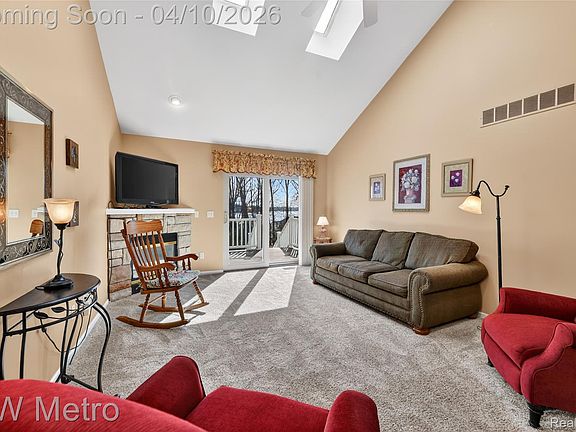 4th image of 4662 Summer Ridge Dr