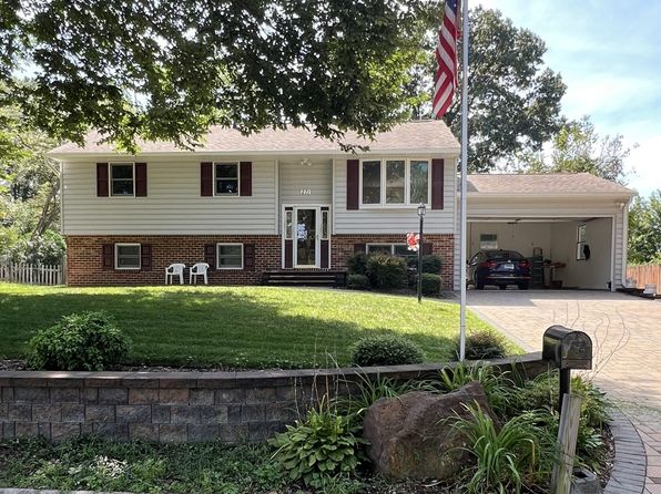 271 Crandell Rd