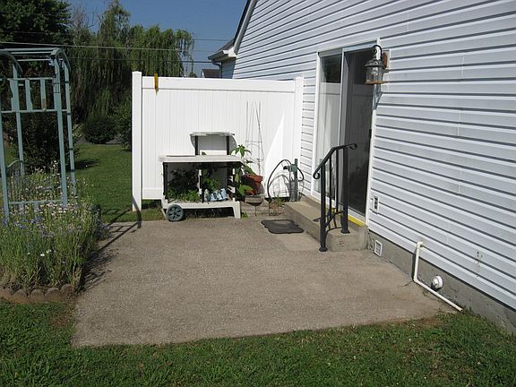 4th image of 711 Dellwood Dr