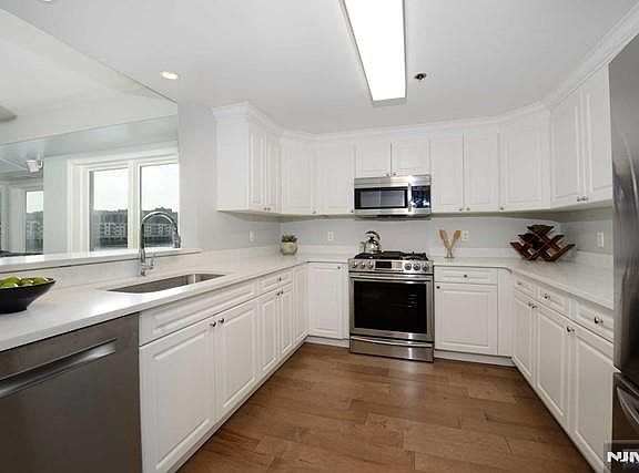 Spacious open kitchen