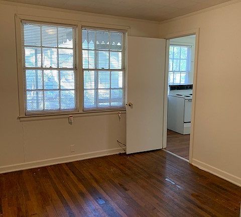 4th image of 1604 Boone Dr
