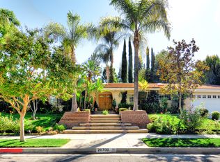 20700 Quedo Dr, Woodland Hills, CA 91364