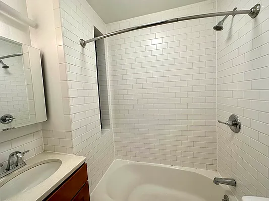 Rented by Tourma Realty LLC | media 28