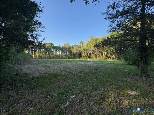 164 Summer Ln, Shacklefords, VA 23156