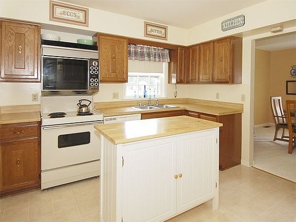 Spacious kitchen