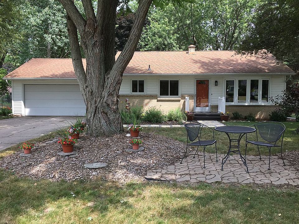1st image of 1368 Kinney Ave NW