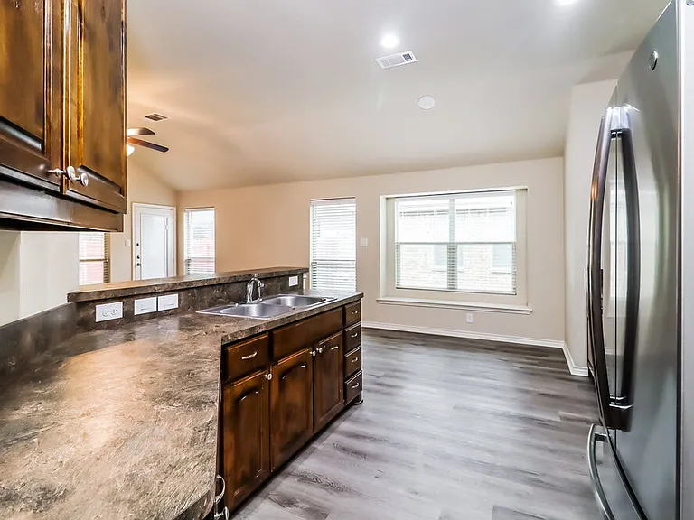 160 Spring Hollow Dr — Photo 8