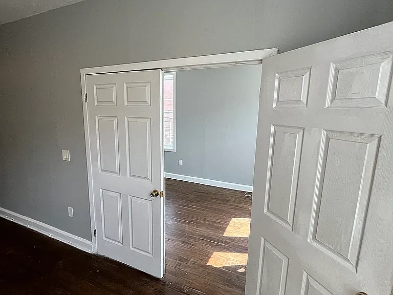 3 bed, $2,000 — Photo 4