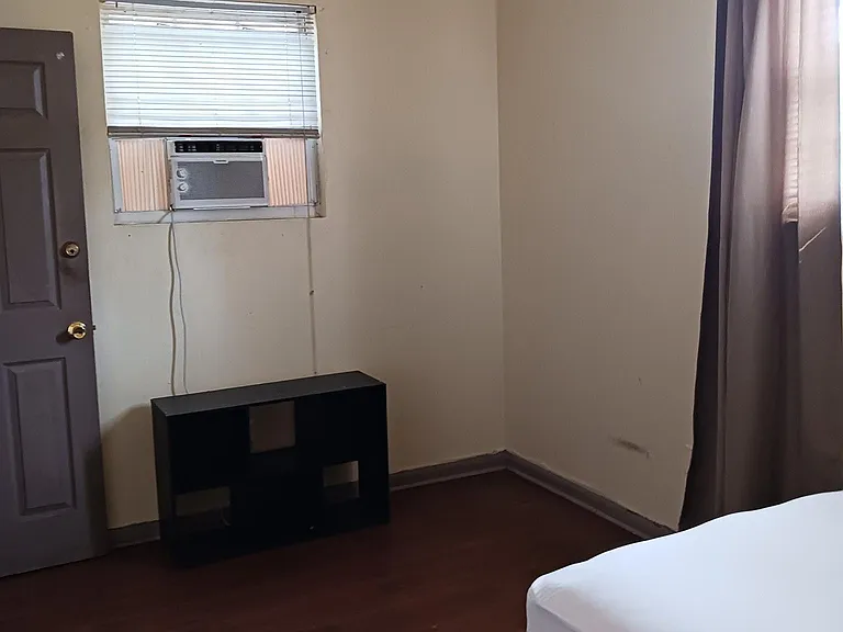 1517 Mount Herman St #2 — Photo 4