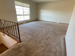 6514 Asbury Ln NE, Cedar Rapids, IA 52402