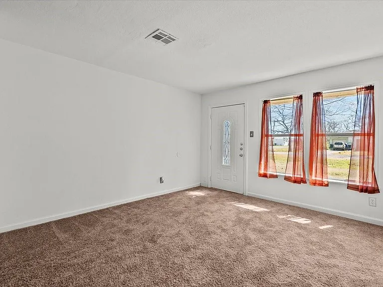 1002 Orange St — Photo 12